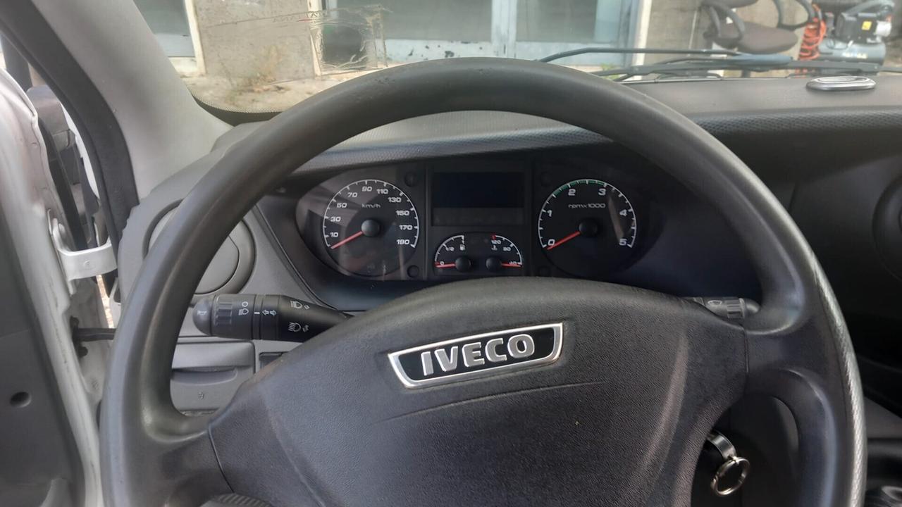 Iveco Daily 35C15D 2.3 HPT doppia cabina 7 posti trilaterale