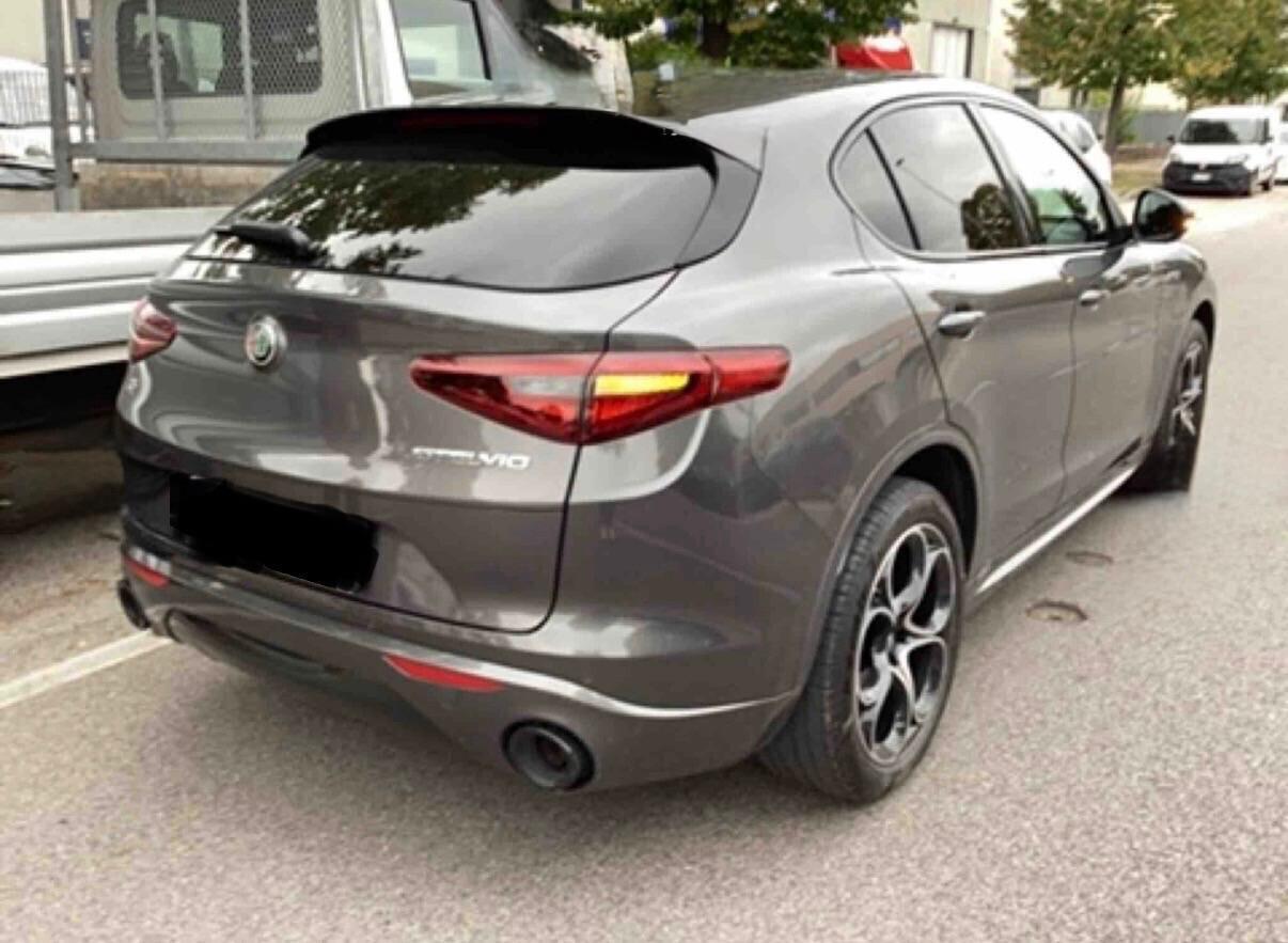 Alfa Romeo Stelvio 2.2 210 CV AT8 Q4 Veloce