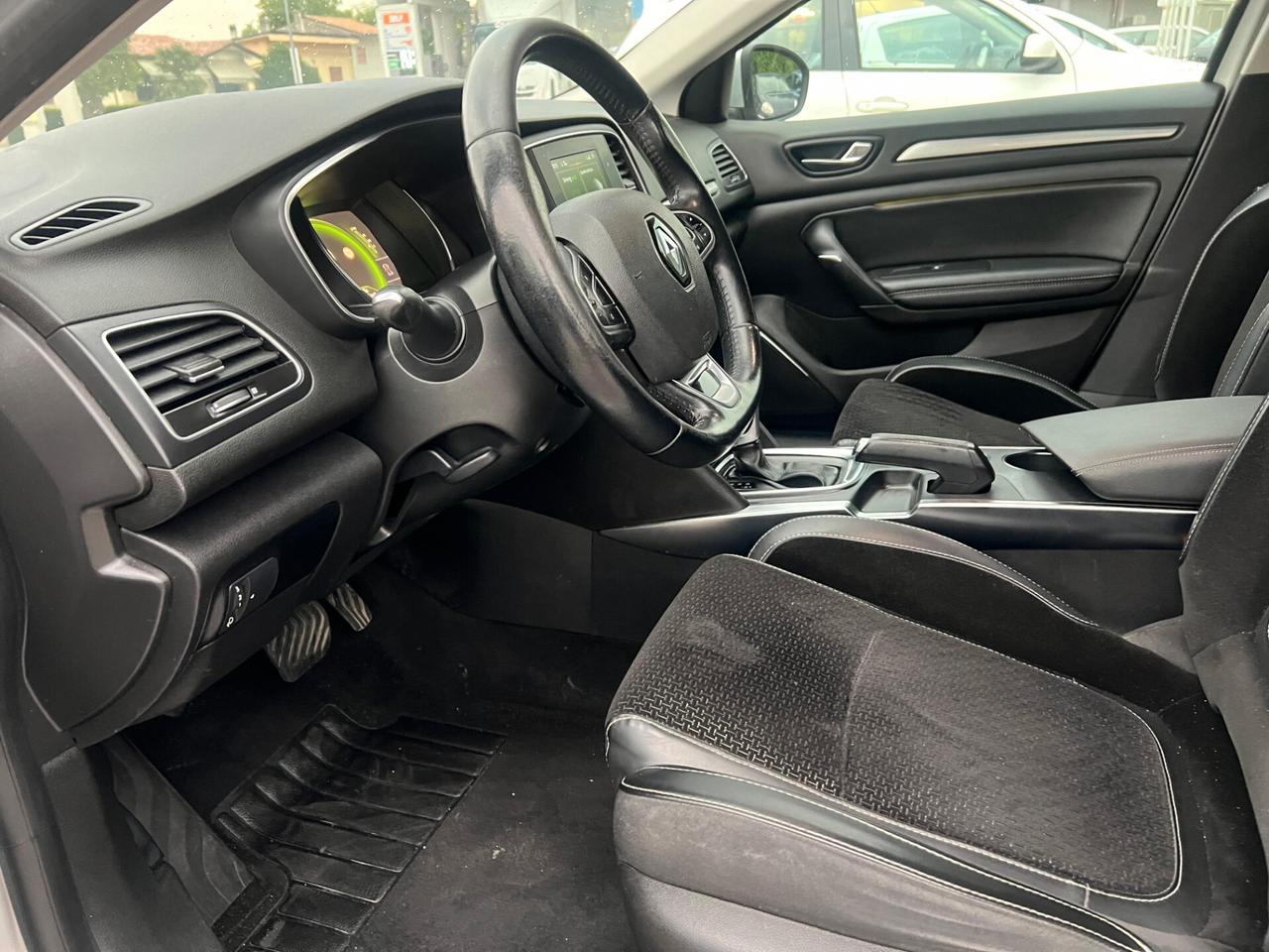Renault Megane Mégane dCi 8V 110 CV EDC Energy Bose