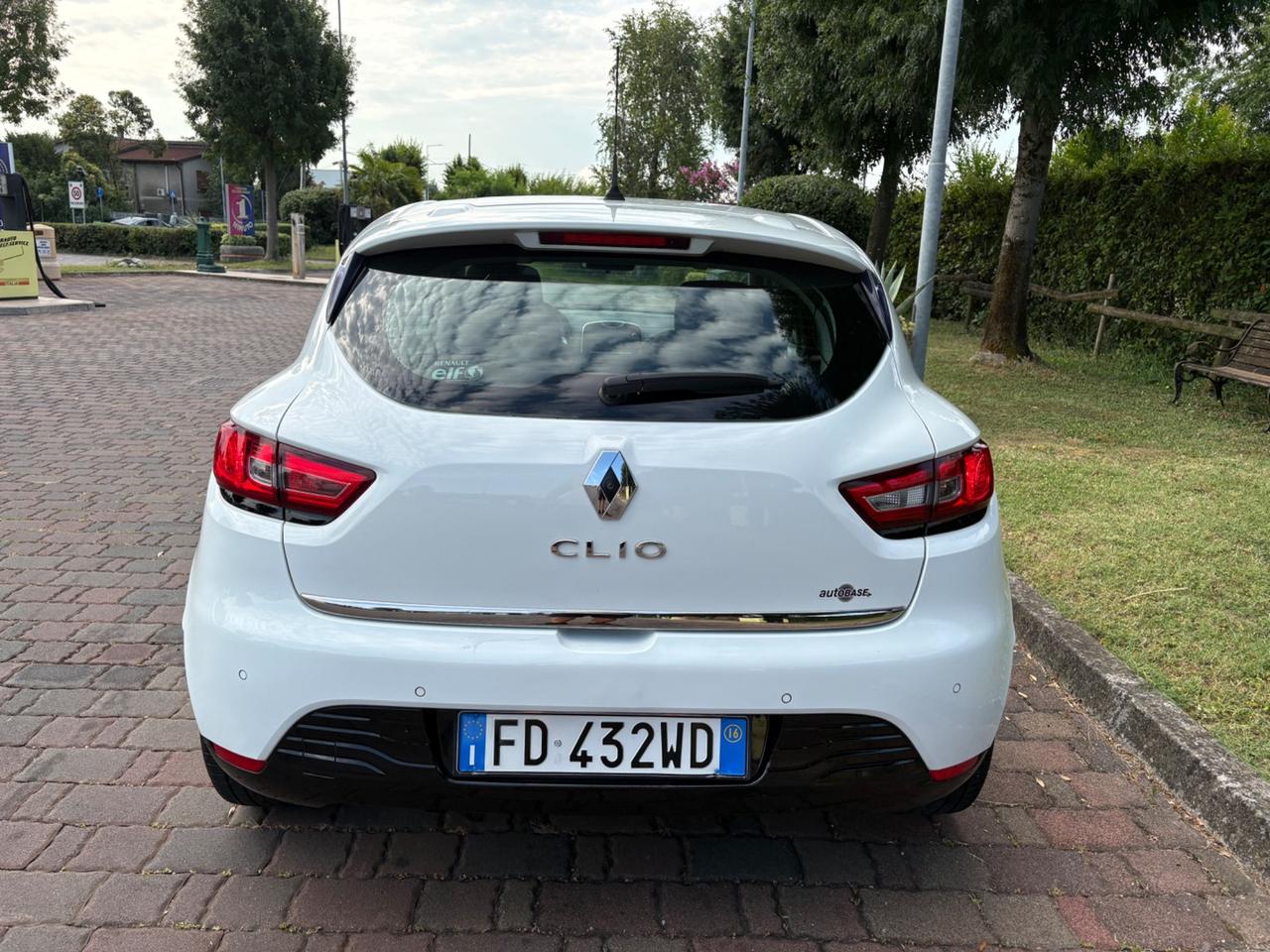 Renault Clio 1.2 75CV Duel