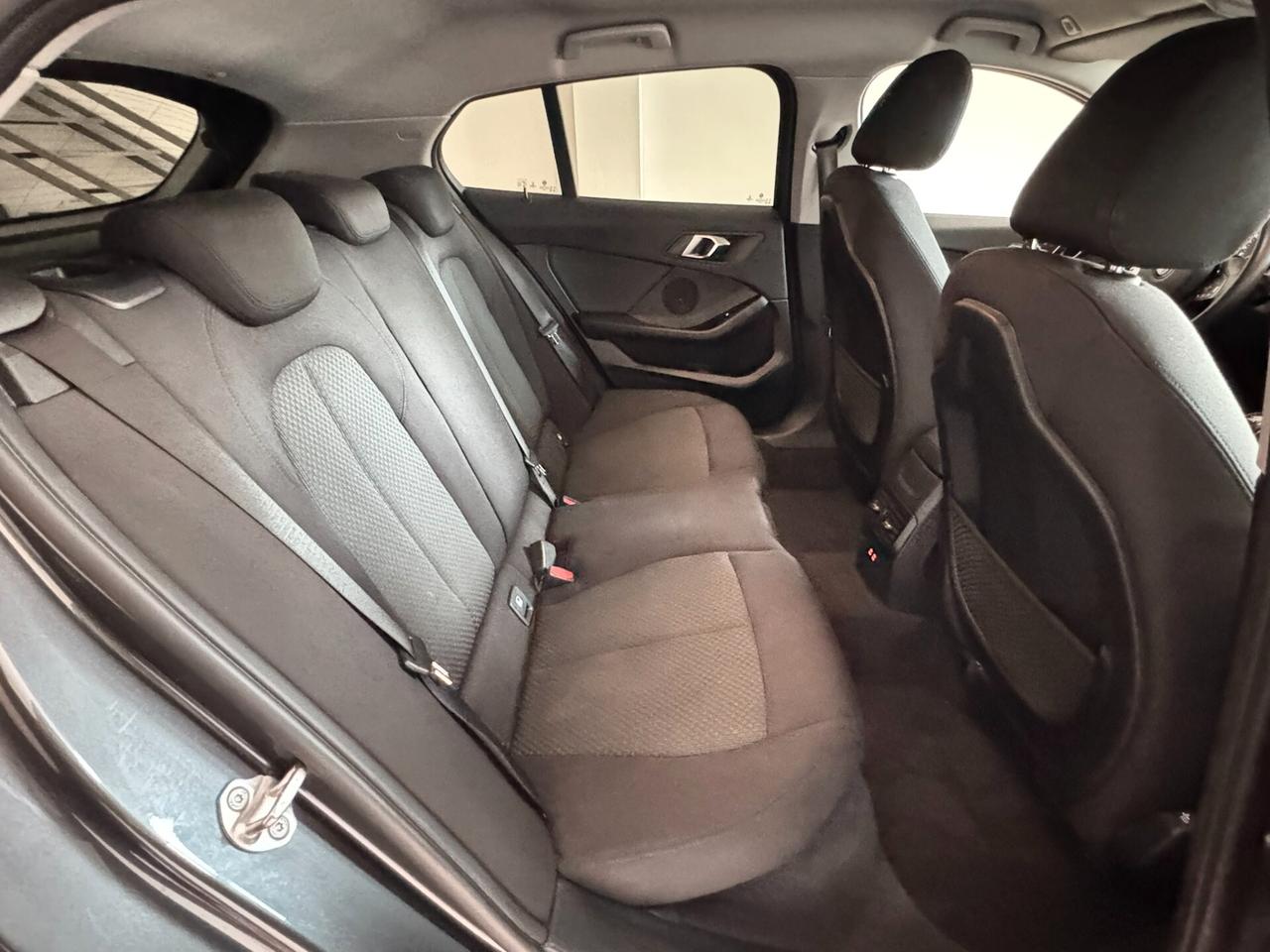 Bmw 116 116d 5p. Business Advantage - 2020