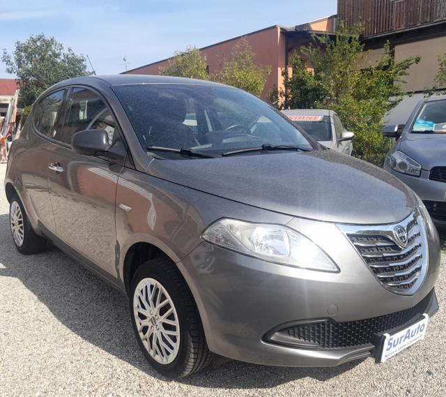 LANCIA Ypsilon Metano Ecochic Silver