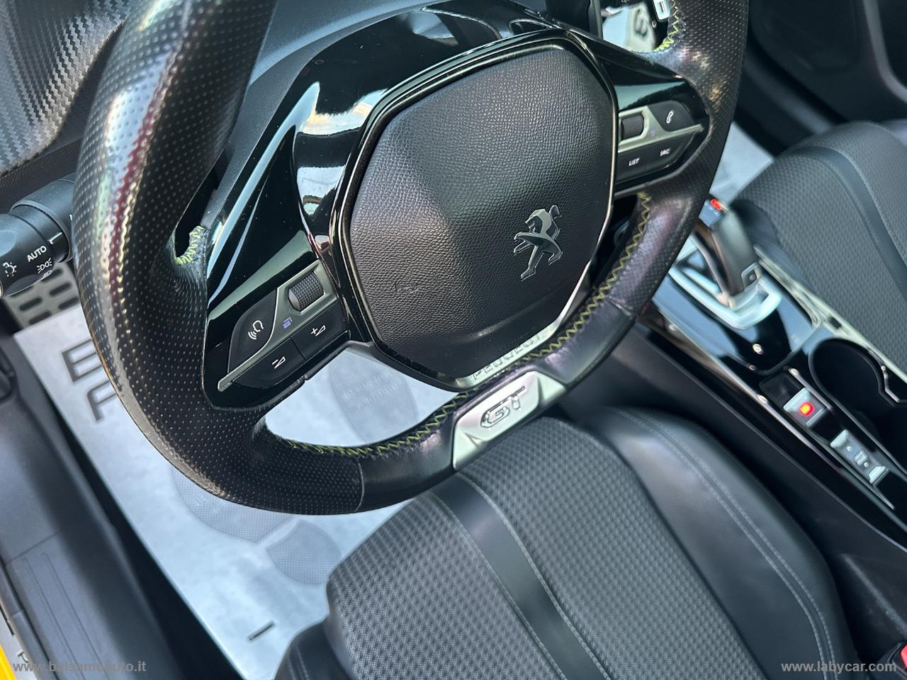 PEUGEOT 208 GT Line PANORAMA