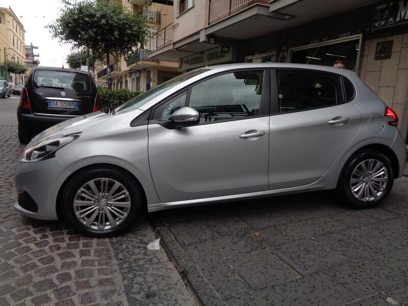 Peugeot 208 BlueHDi 100 5 porte Active