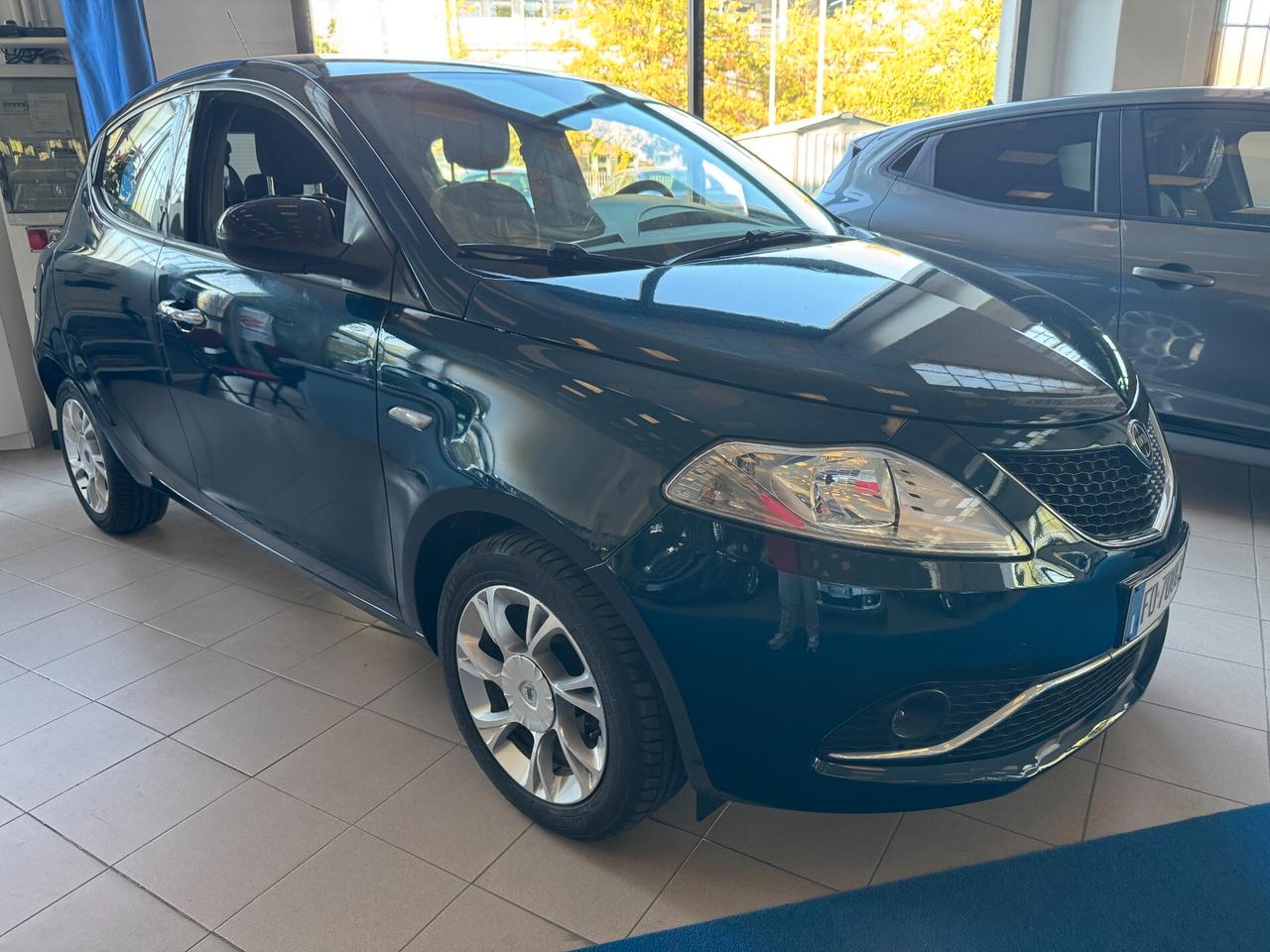 Lancia Ypsilon 1.2 69 CV 5 porte Platinum