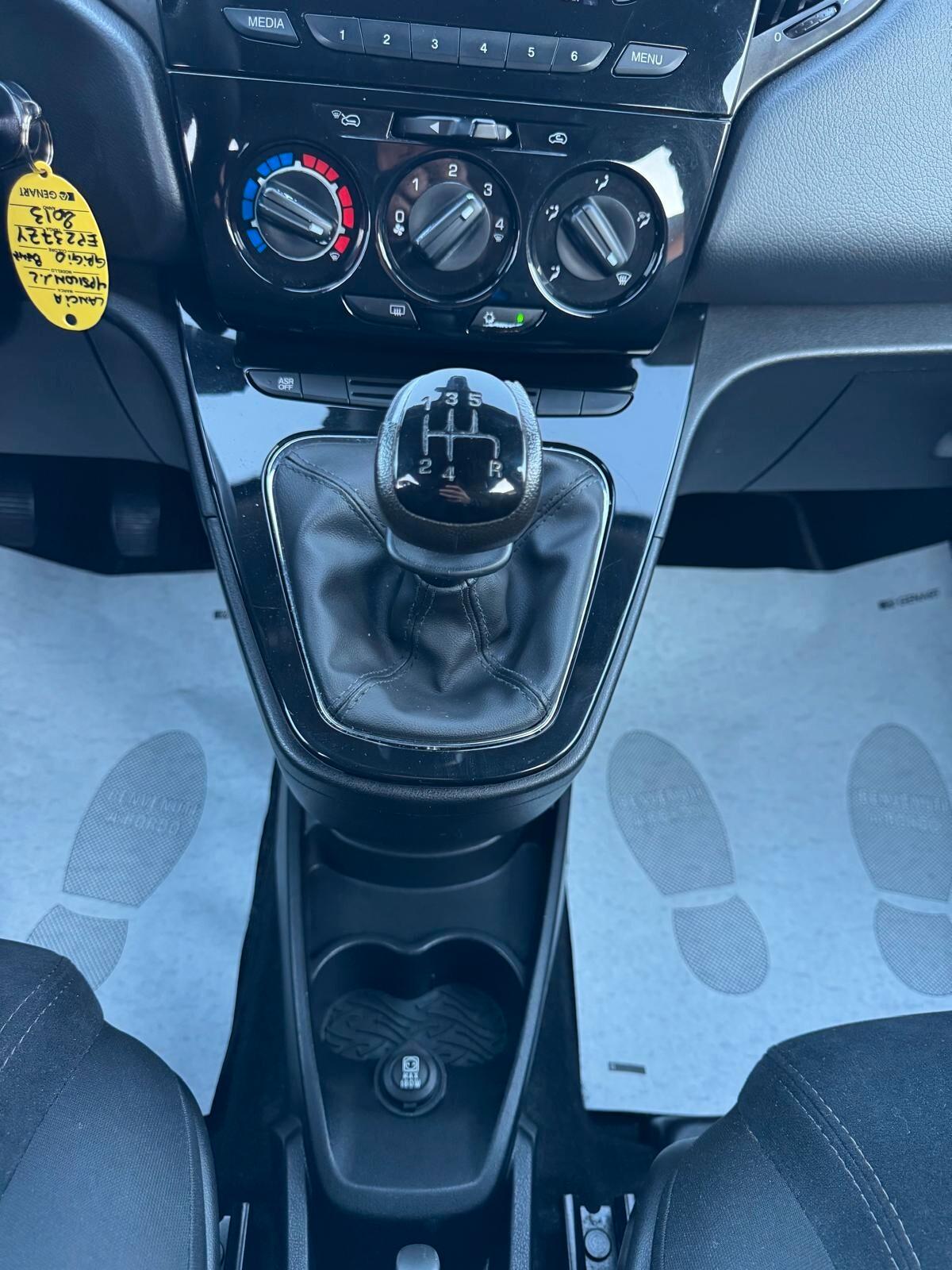 Lancia Ypsilon 1.2 69 CV 5p S&S Platinum 2013