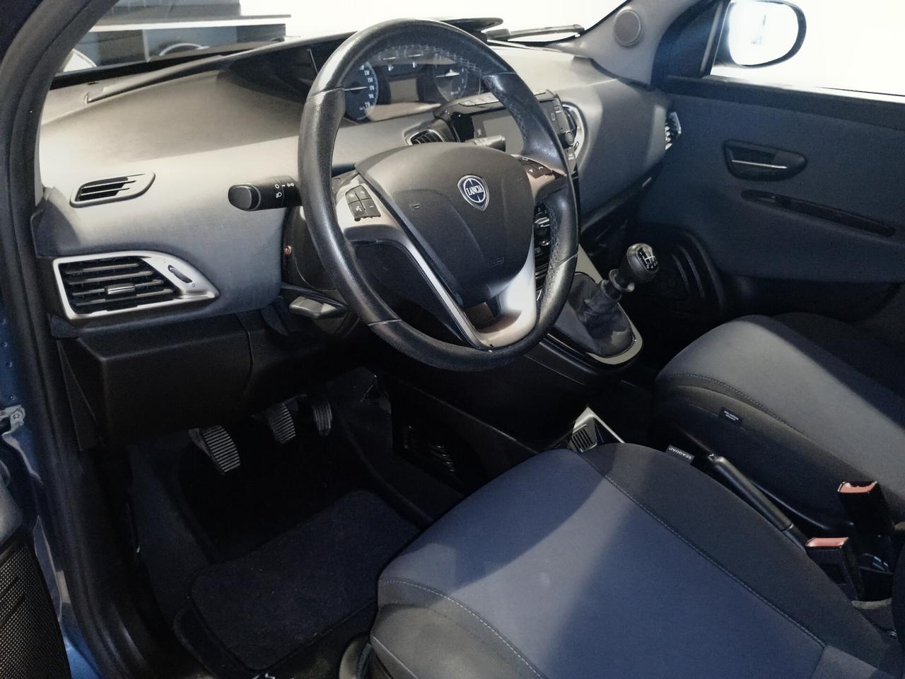 Lancia Ypsilon 1.0 FireFly 5 porte S&S Hybrid Ecochic Gold