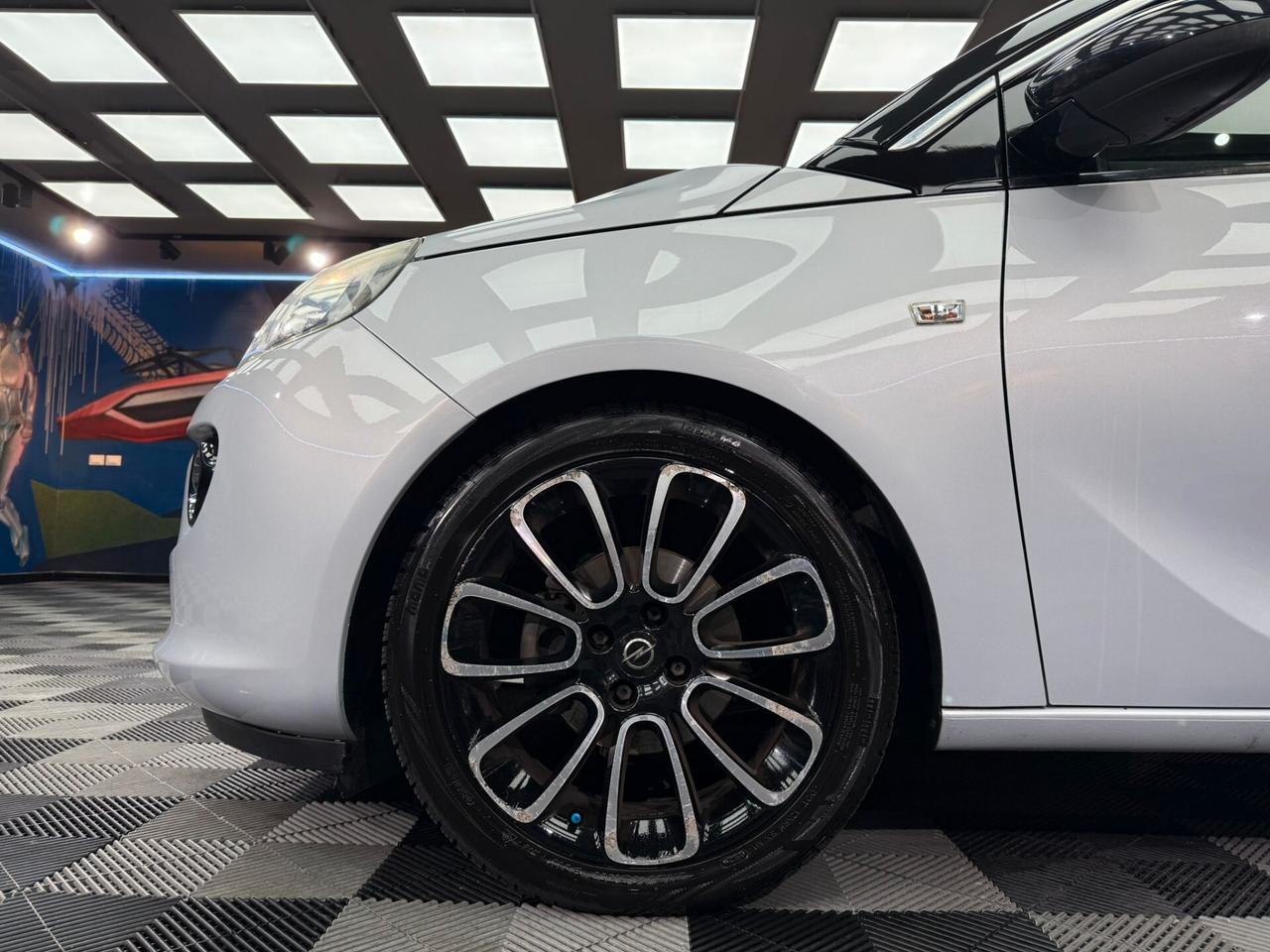 Opel Adam 1.2 70 CV Glam (323)