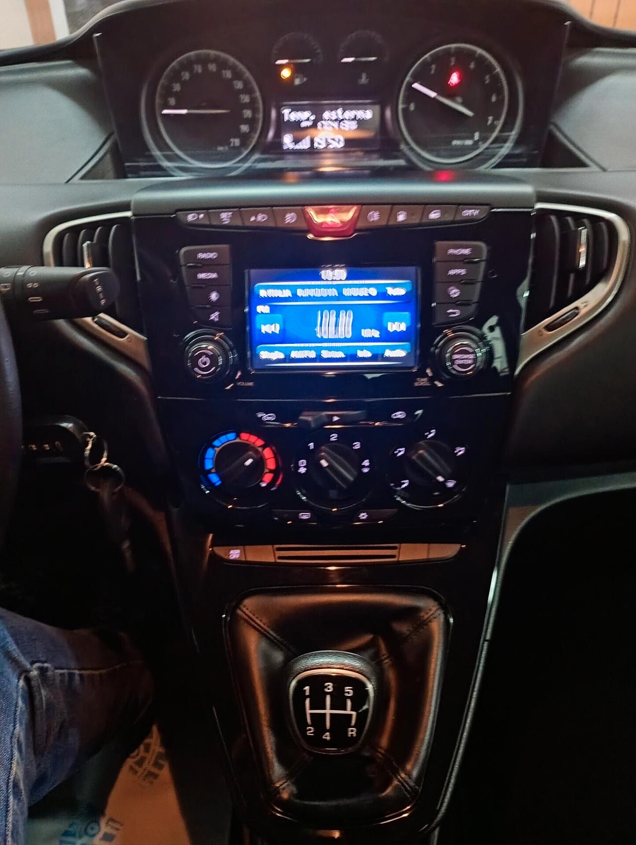 Lancia Ypsilon 1.2 69 CV 5 porte GPL Ecochic Platinum