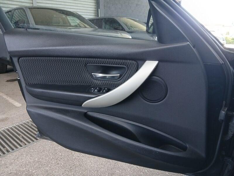 BMW Serie 3 320d Business Advantage Autom.