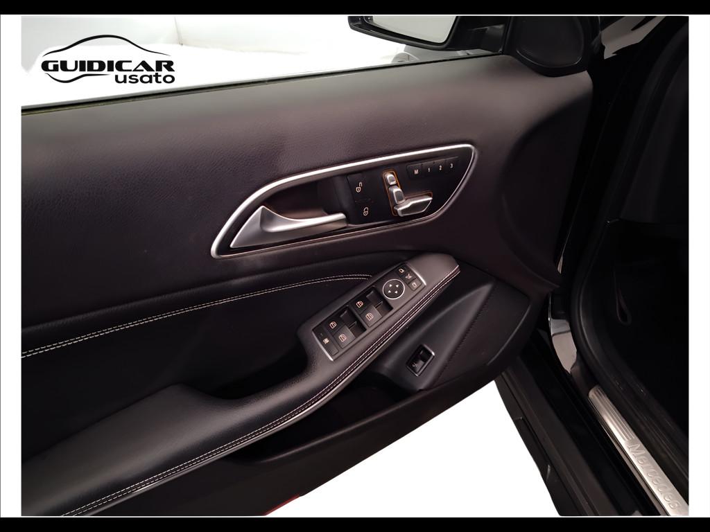 Mercedes-Benz GLA-X156 2017 - GLA 200 d Night Edition auto