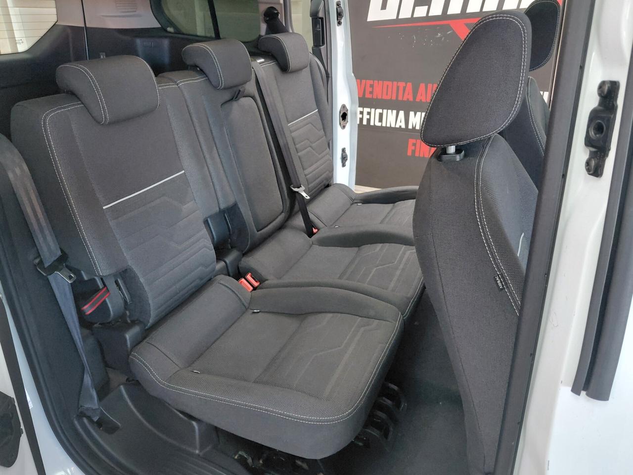 Ford Tourneo Connect 1.5 TDCi 120 CV Powershift Titanium