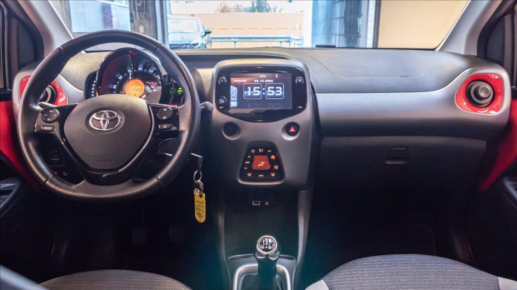 TOYOTA Aygo 5p 1.0 x-play 72cv del 2020