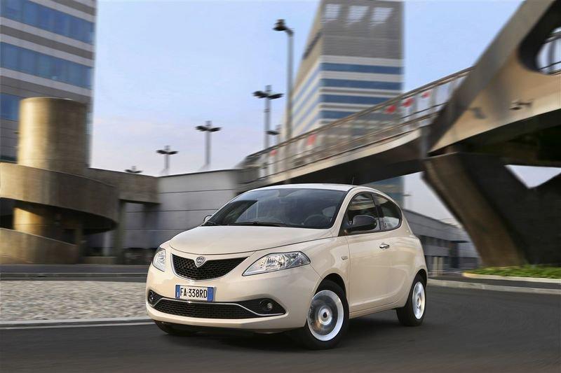 Lancia Ypsilon III 2015 1.0 firefly hybrid Silver s&s 70cv