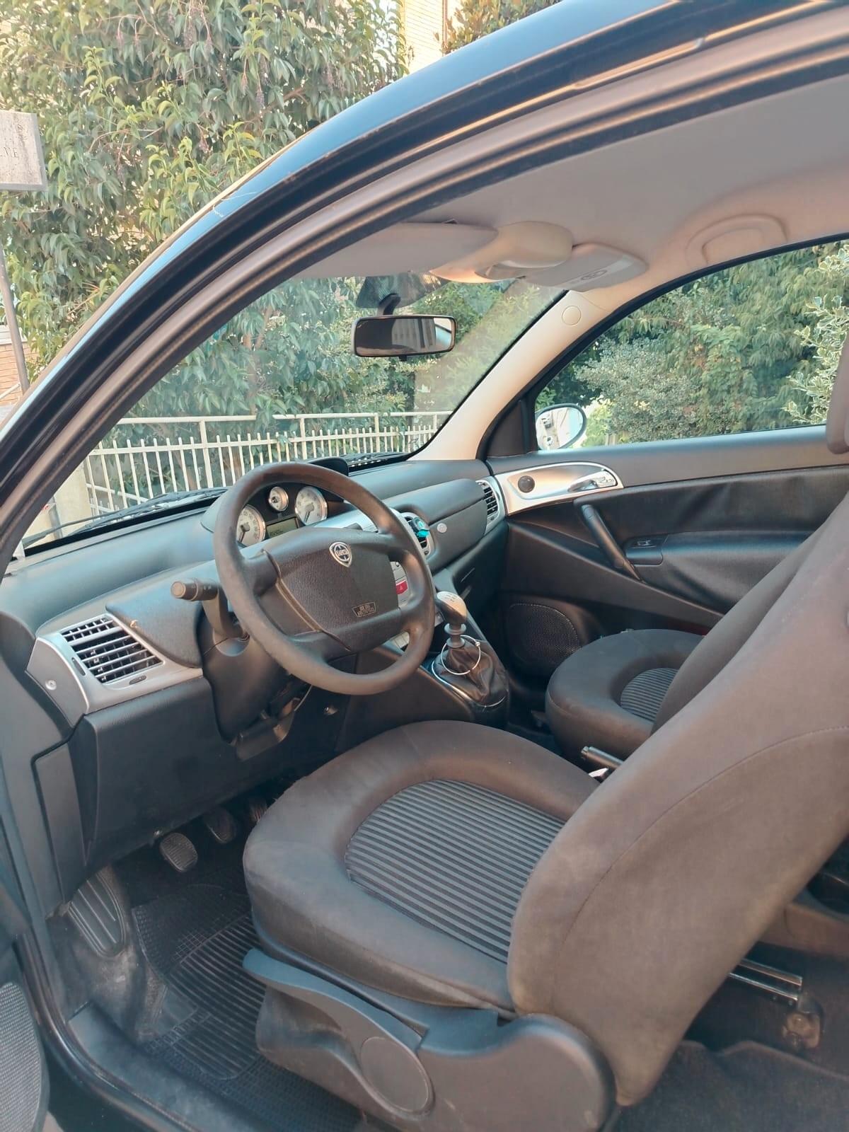 Lancia Ypsilon 1.2 Versus