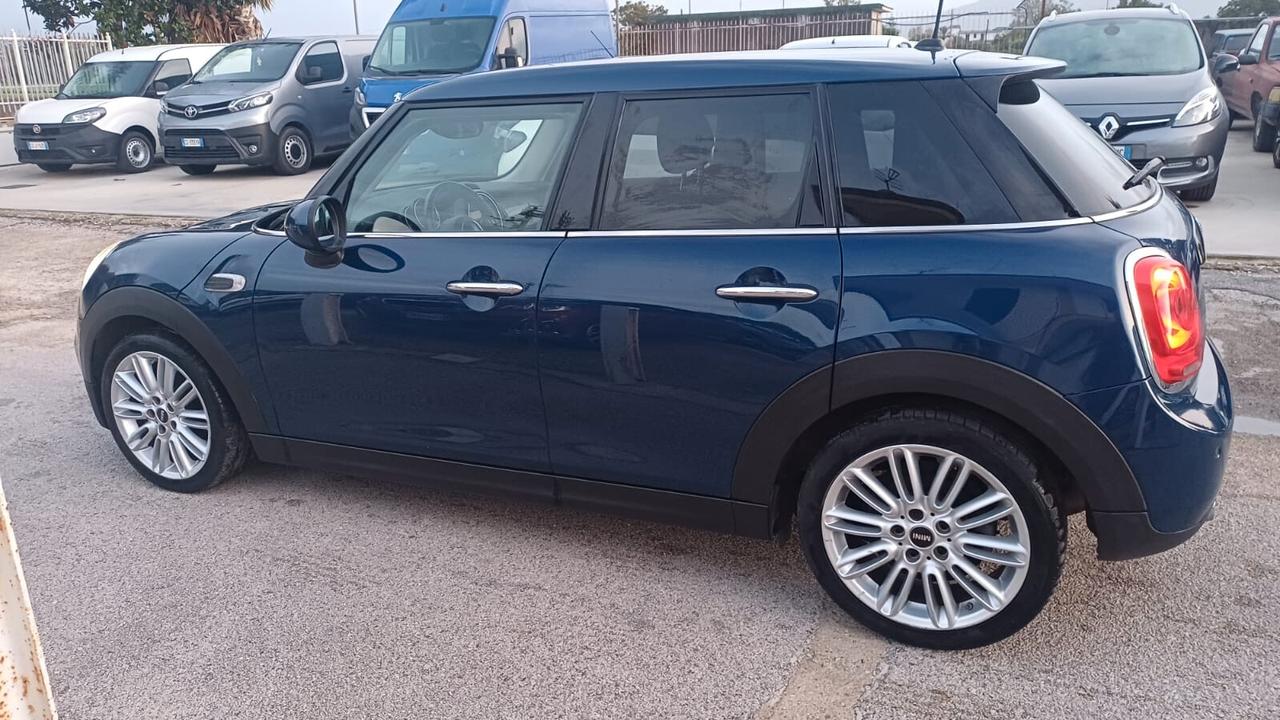 Mini COOPER D 1.5 2017 FULL OPTIONAL SOLO 49MILA KM LED F56