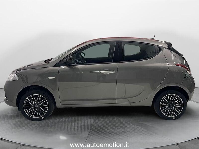 Lancia Ypsilon 1.0 FireFly 5 porte S&S Hybryd Gold