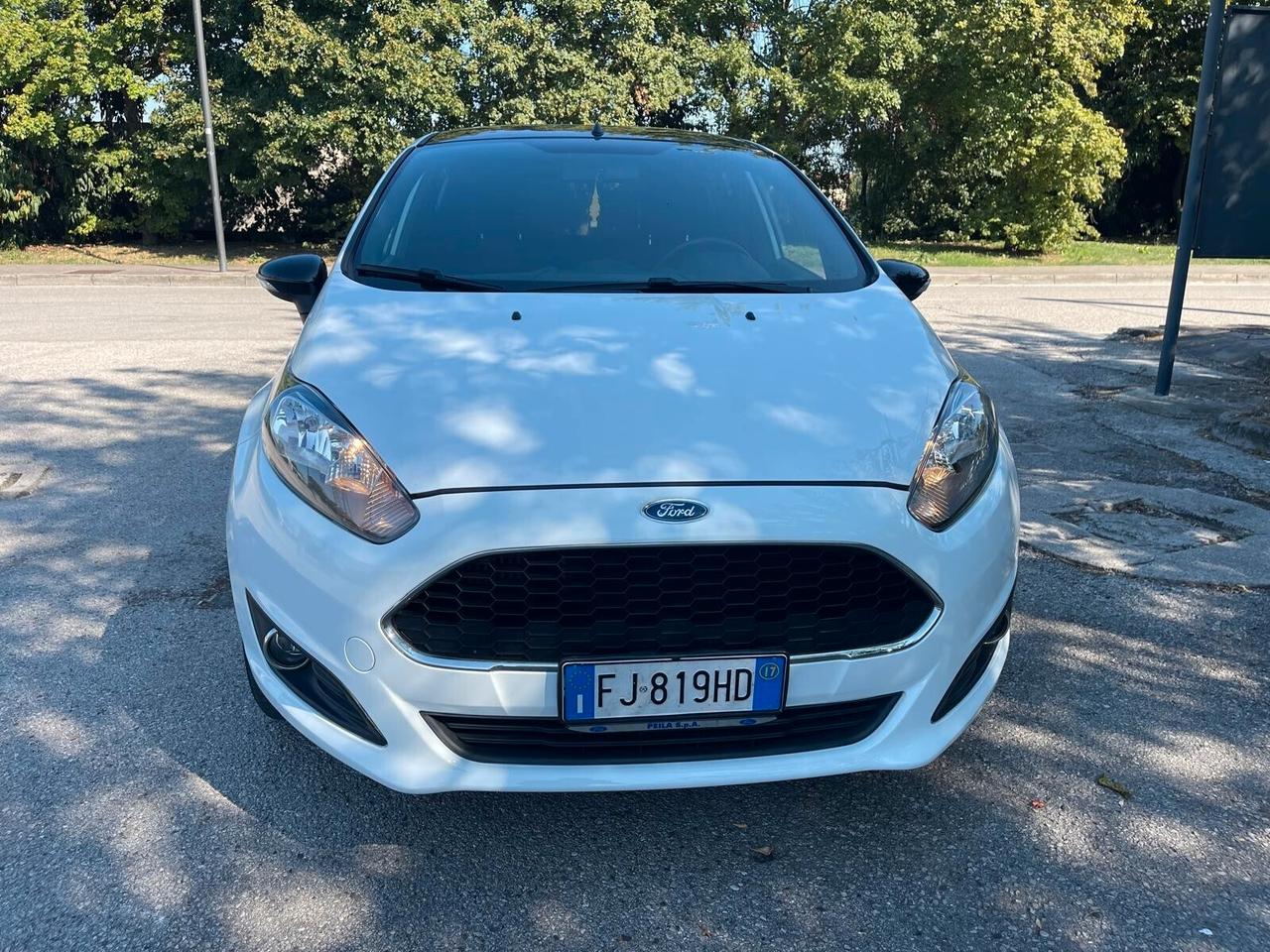Ford Fiesta 1.5 TDCi 75CV 5 porte Black & White Edition