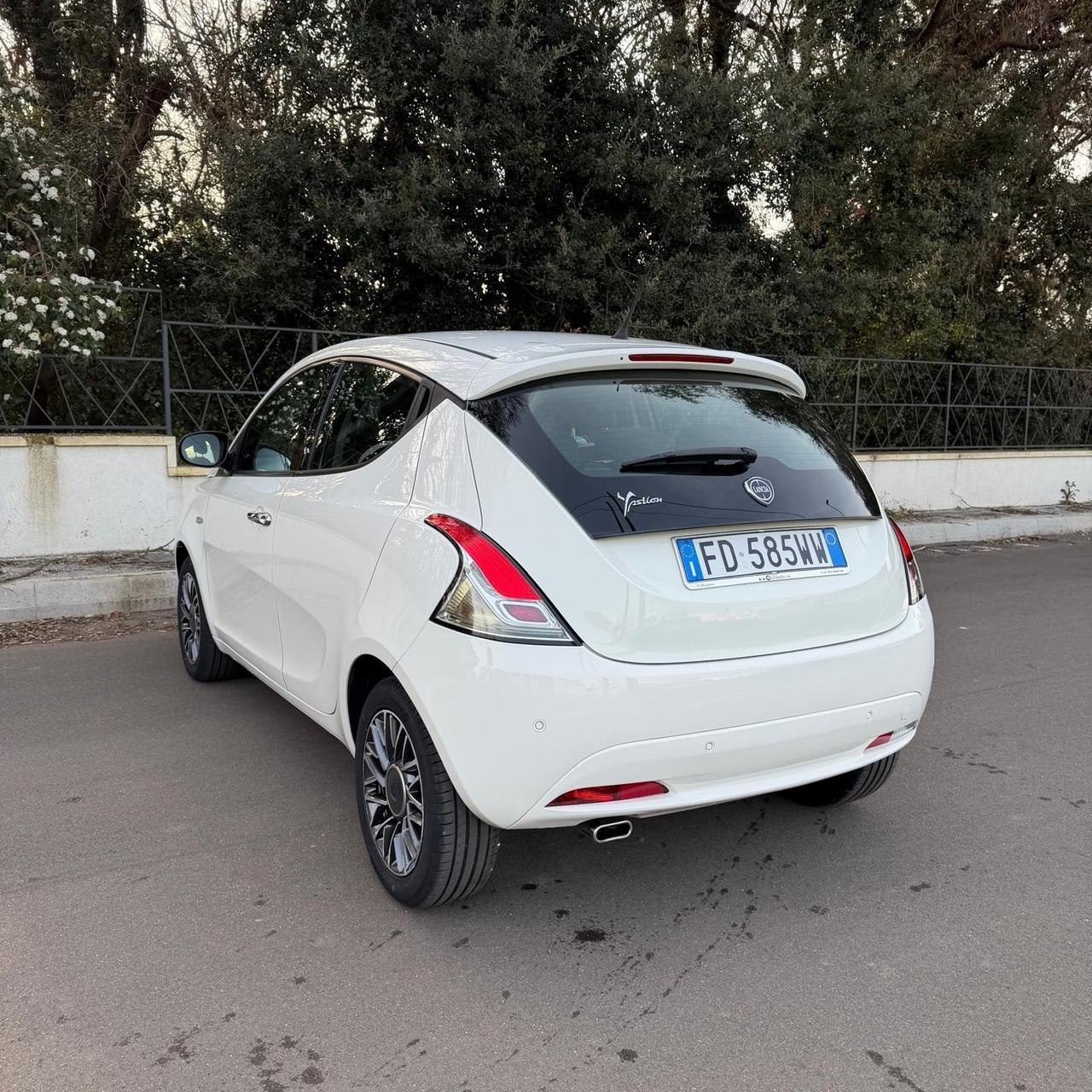 Lancia Ypsilon 1.2 69 CV 5 porte Gold