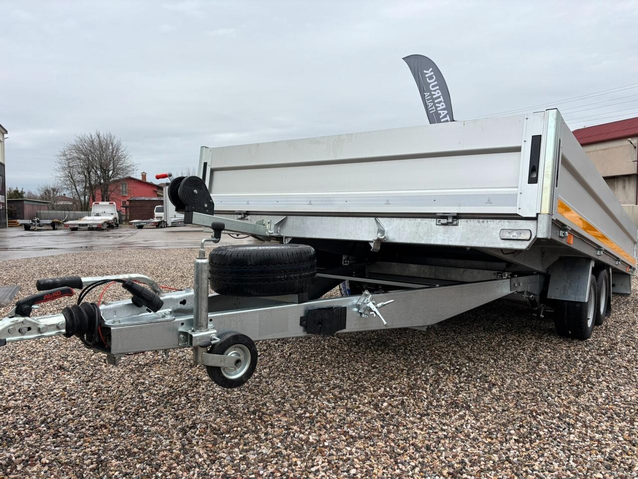 RIMORCHIO COSE CON SPONDE 4X2 2500 KG NUOVO