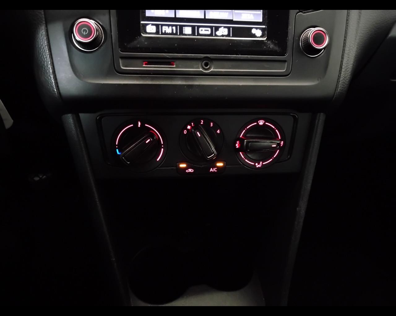 VOLKSWAGEN Polo V 2014 - Polo 5p 1.0 mpi Trendline 60cv