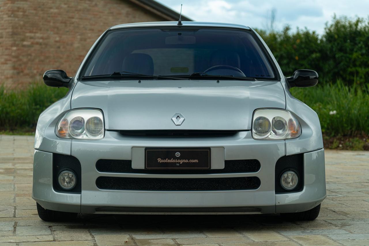 RENAULT CLIO V6 PHASE1 - ANNO 2002