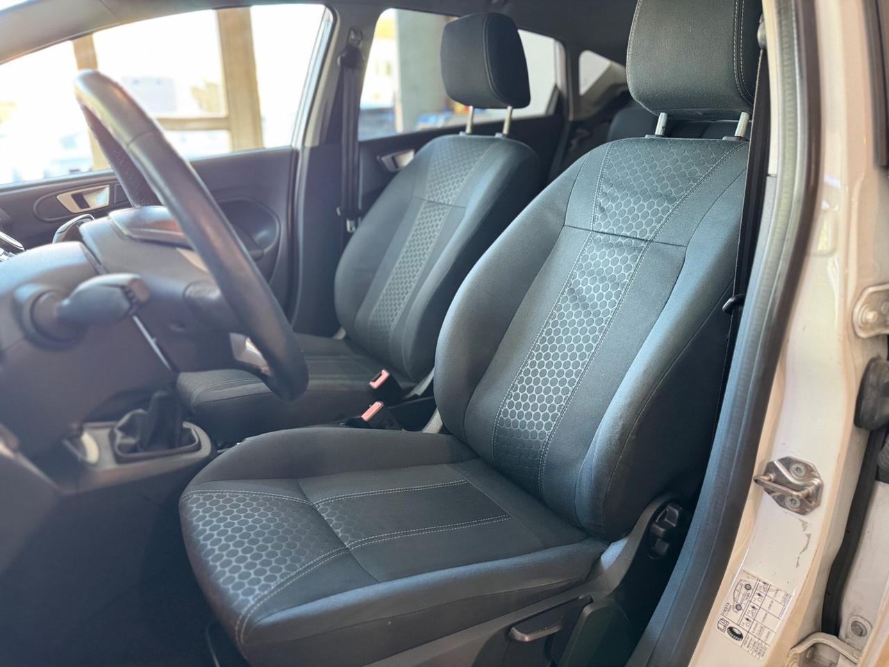 Ford Fiesta 1.4 TDCi 70CV 5 porte Titanium