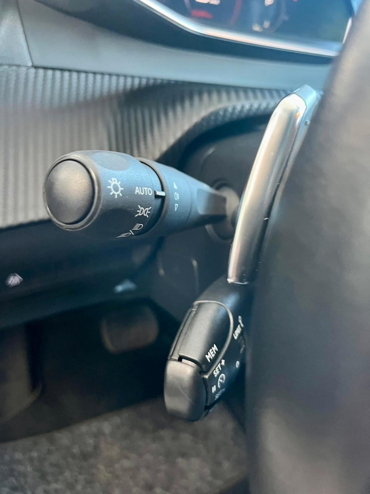 Peugeot 208 PureTech 100 Stop&Start EAT8 5 porte Allure Pack