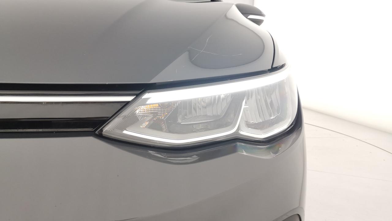 VOLKSWAGEN Golf VIII 2020 - Golf 1.5 tgi Life 130cv dsg