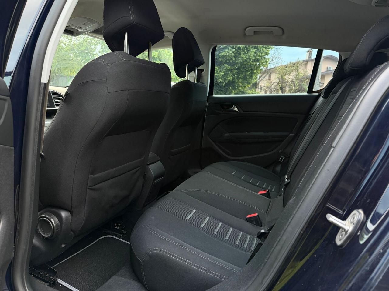 Peugeot 308 1.6 8V e-HDi 112CV Stop&Start robotiz. 5p. Business