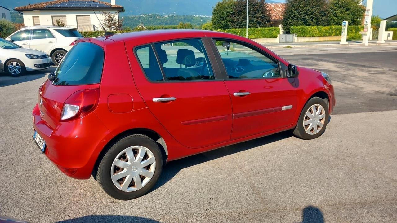 Renault Clio 1.2 16V 5 porte Confort