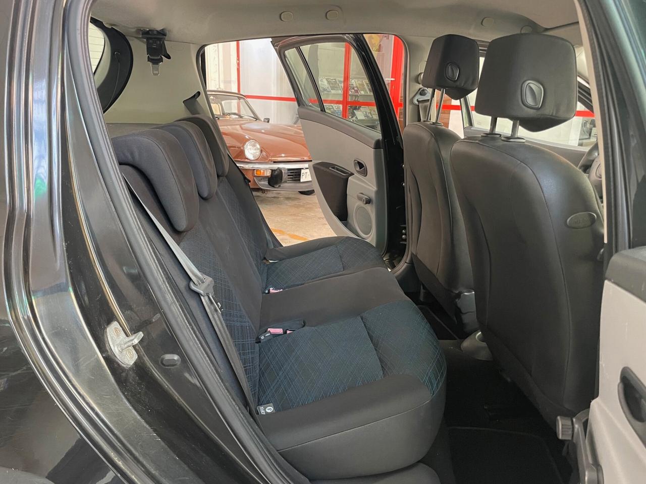 Renault Clio 1.4 16V 5 porte Dynamique