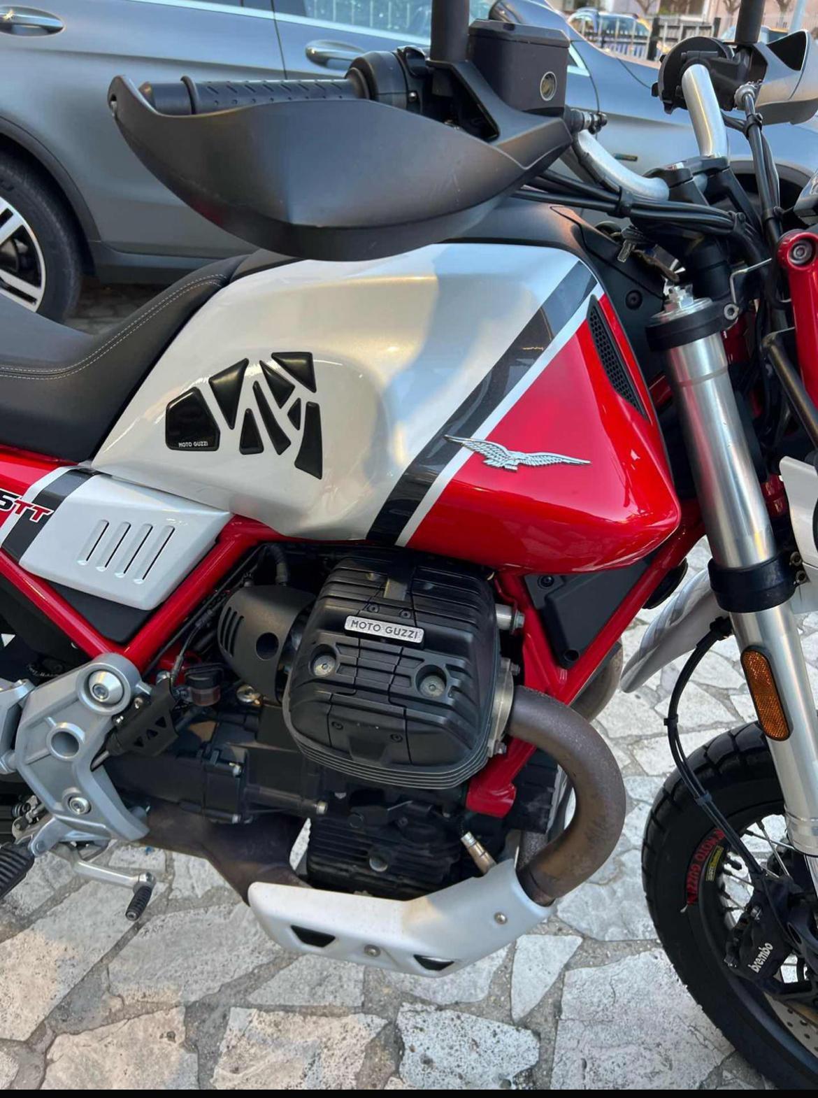 Moto Guzzi V85 TT v85 tt