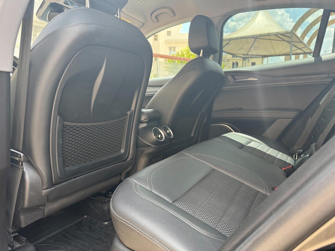 Alfa Romeo Stelvio 2.2 Turbodiesel 160 CV AT8 RWD sport