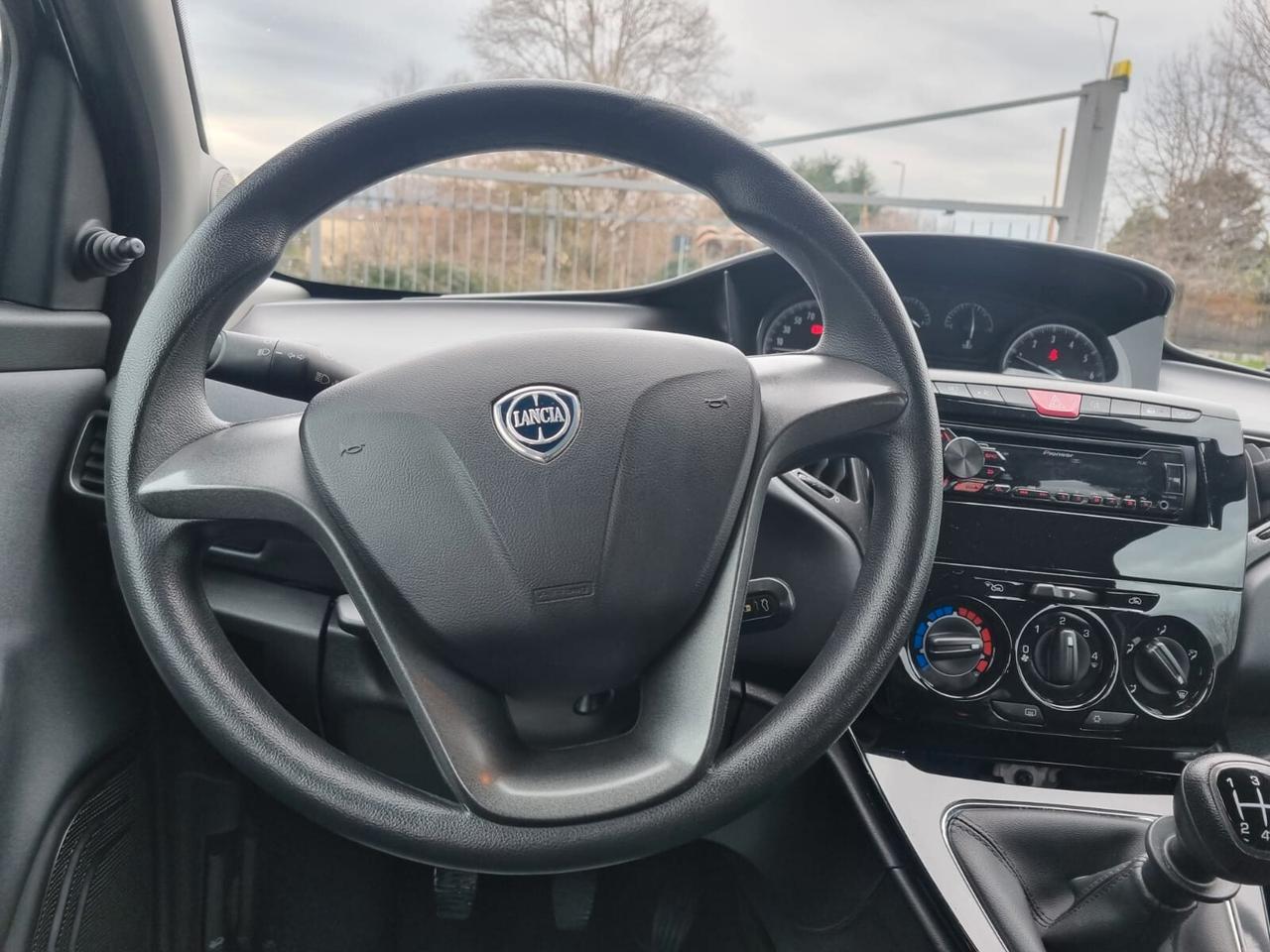 Lancia Ypsilon 1.2 69 CV 5 porte GPL Ecochic Silver