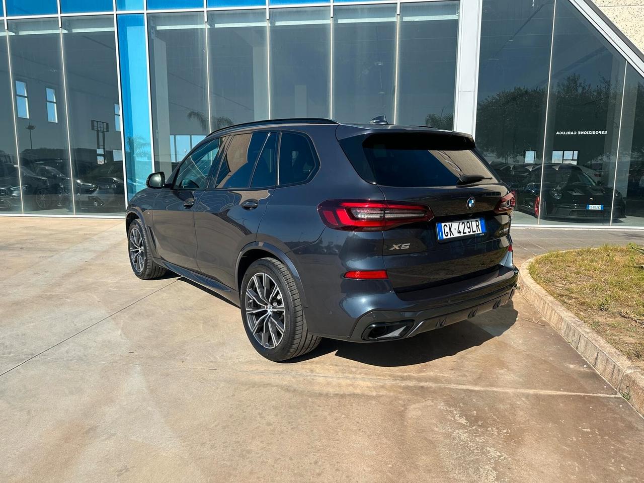 Bmw X5 M xDrive25d Msport possibilità noleggio no scoring