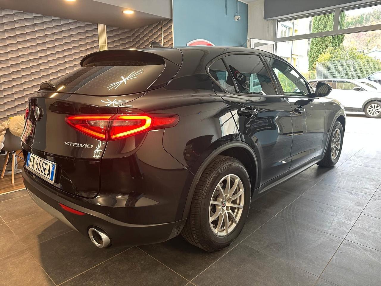 Alfa Romeo Stelvio 2.2 Turbodiesel 160 CV AT8 RWD Business