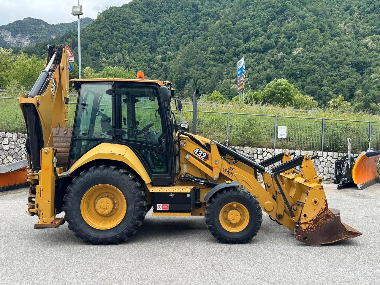 TERNA CATERPILLAR 432