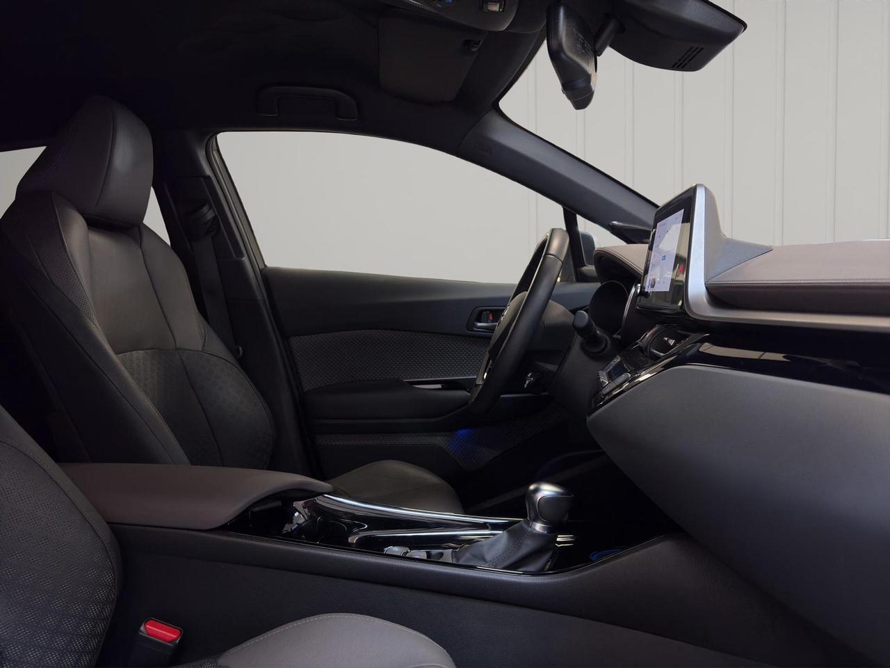 Toyota C-HR 1.8h Lounge e-cvt