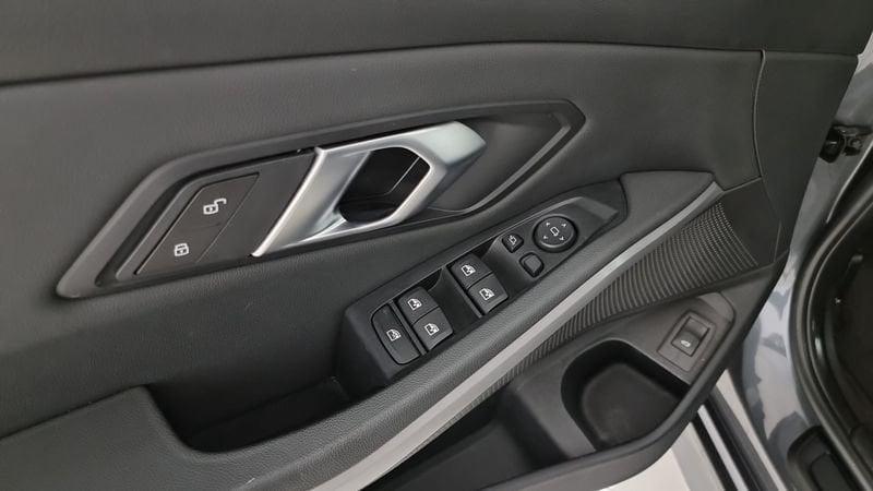 BMW Serie 3 320d xDrive Touring Business Advantage