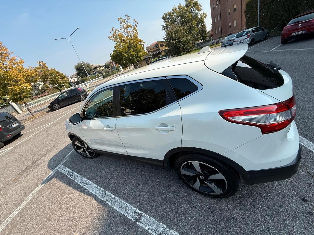 Nissan Qashqai 1.6 dCi DPF 360