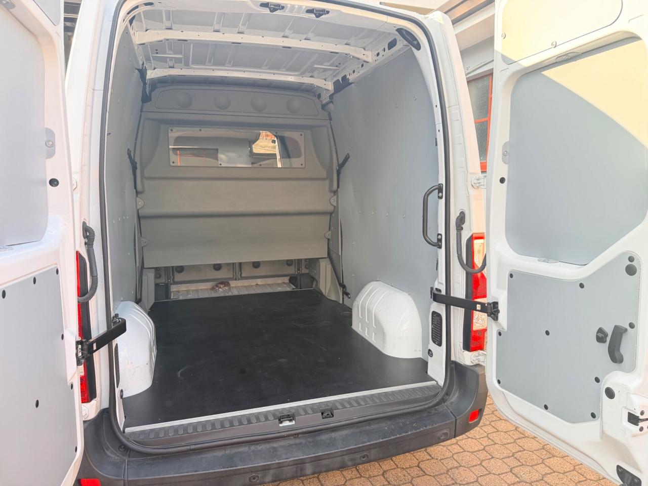 RENAULT MASTER 7 posti