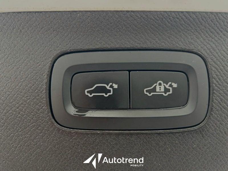 Volvo XC90 B5 235+14 CV AWD Automatica Mild Hybrid 7 Posti Business Plus