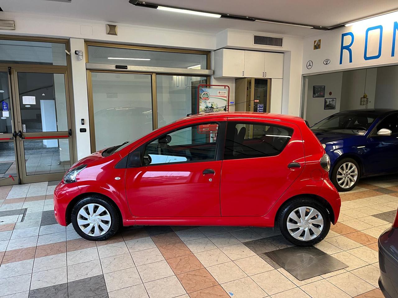 Toyota Aygo 1.0 12V VVT-i 5 porte Active Connect