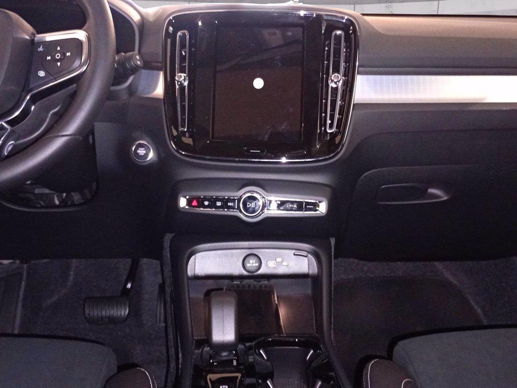 VOLVO XC40 2.0 b3 Ultra Black Edition auto del 2025