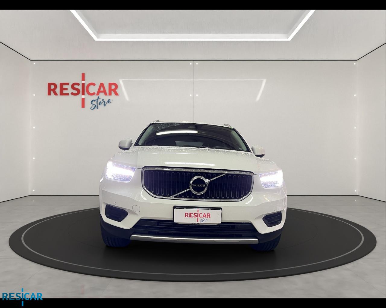 VOLVO XC40 1.5 t2 Momentum AUTOCARRO N1