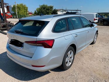 Skoda Octavia Wagon 2.0 tdi 150cv dsg INCIDENTATA