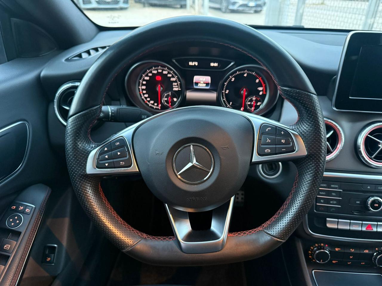 Mercedes-benz CLA 200 d Premium Amg 72000km