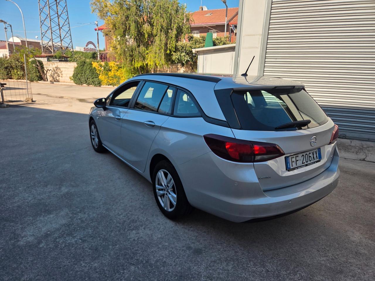 Opel Astra 1.6 CDTi 110CV Sports Tourer Innovation