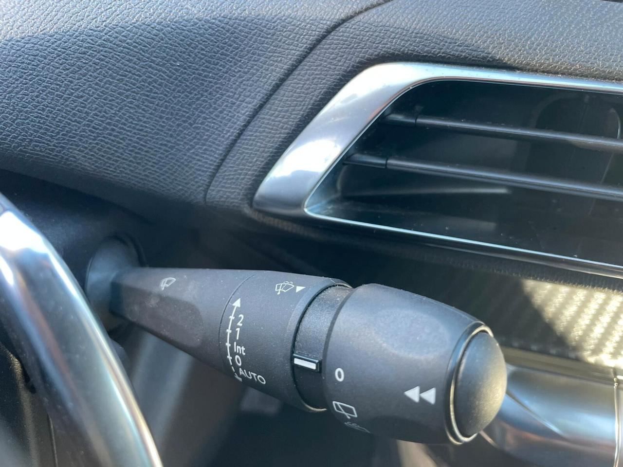 Peugeot 3008 1.5hdi EAT8 RESTYLING*PREZZO VERO*UNIPRO' KM CERTI